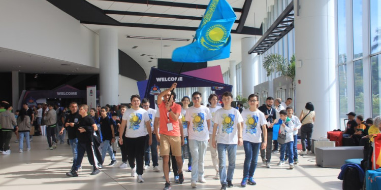 Kazakhstan team at Panama WRO
